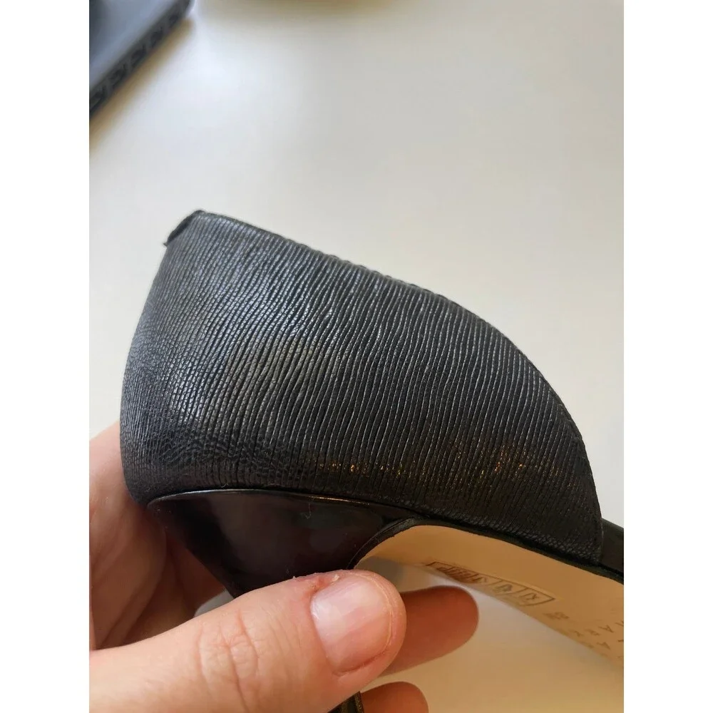 White house Black Market heels size 8M